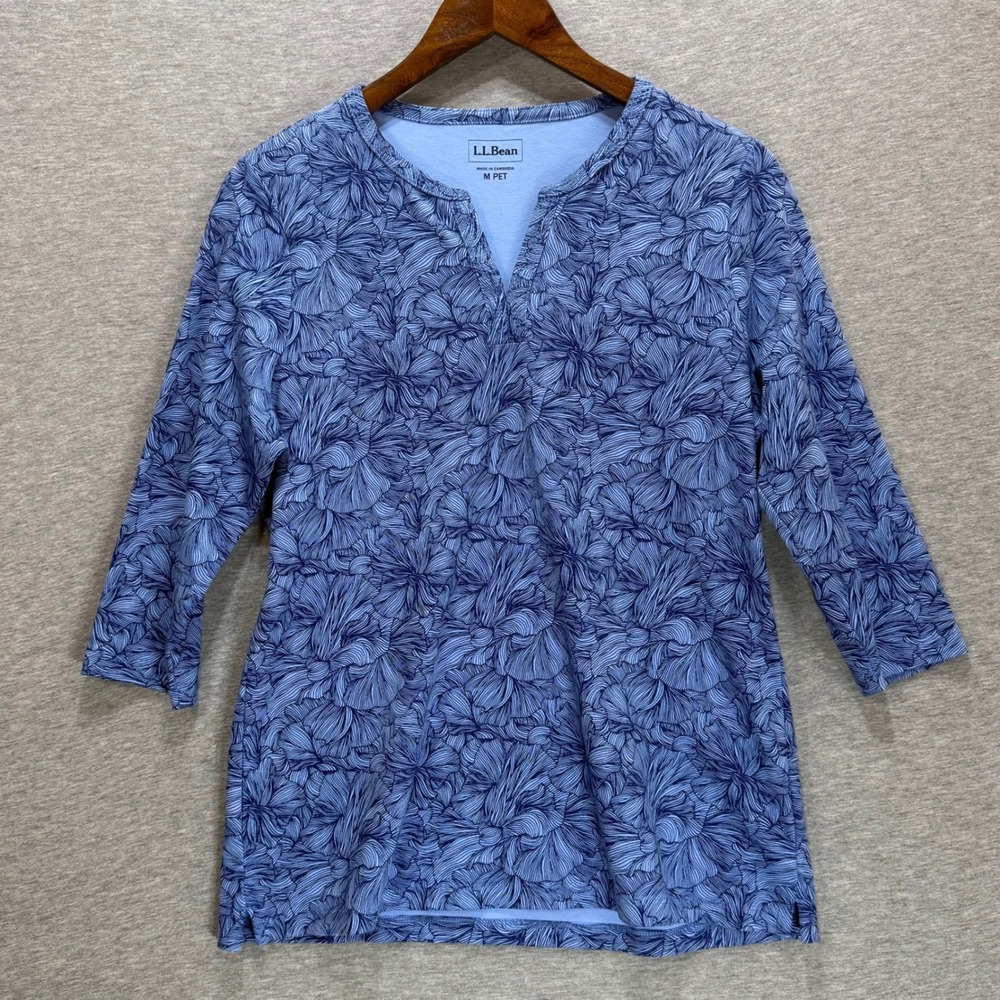 LL Bean Split Neck Top Womens Medium Petite Blue Floral 3/4 Sleeve Casual Preppy